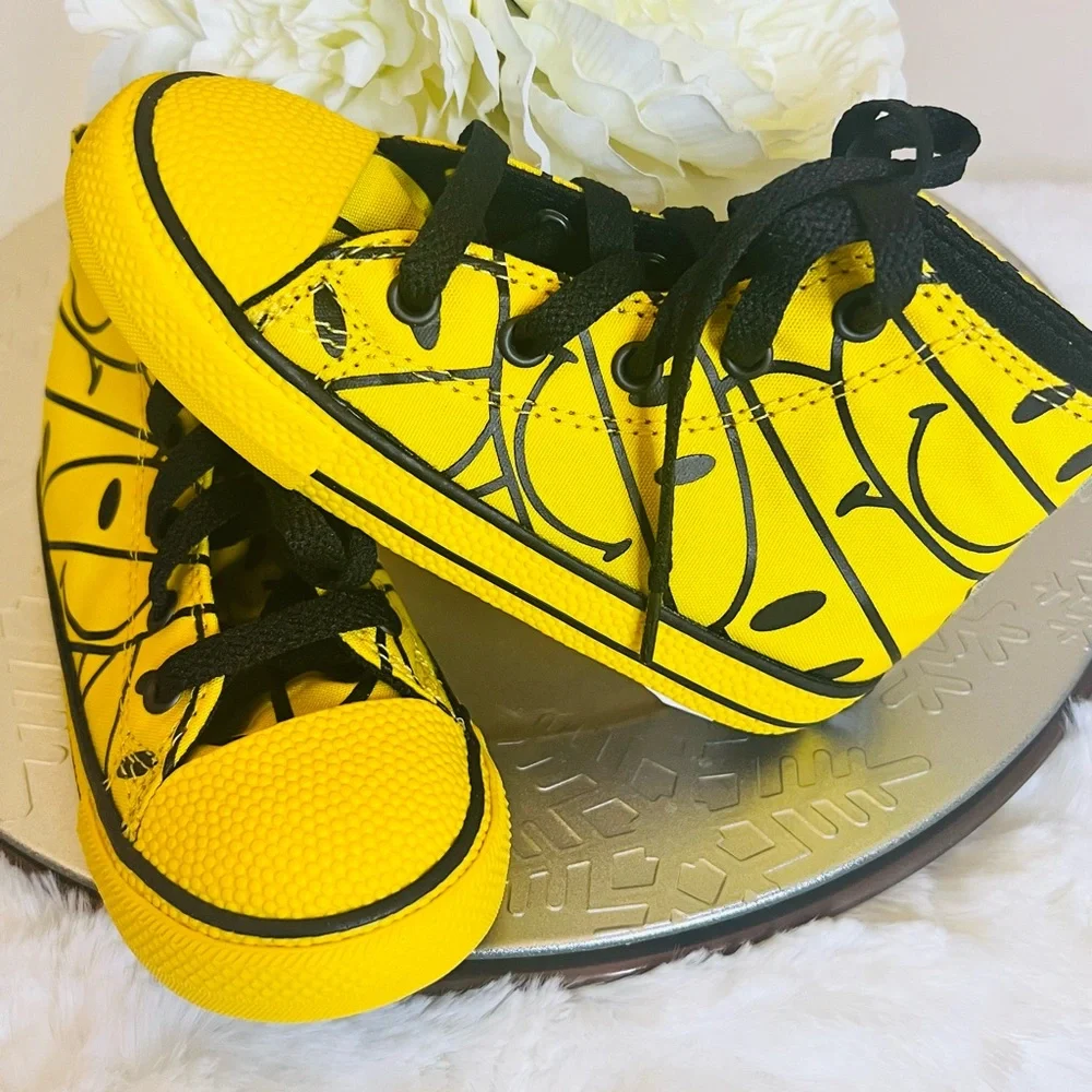 CONVERSE Kids Hi-Top Sneakers Yellow Smiley Print NWOT Box| Size 9‎